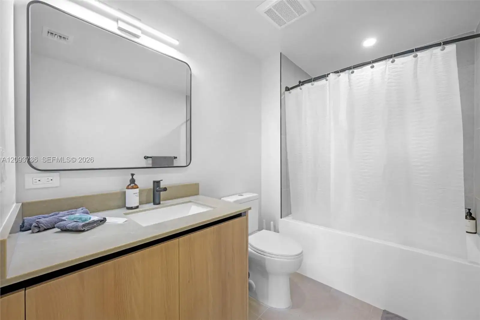 121 NE 5th St # 3006, Miami FL 33132 photo 5