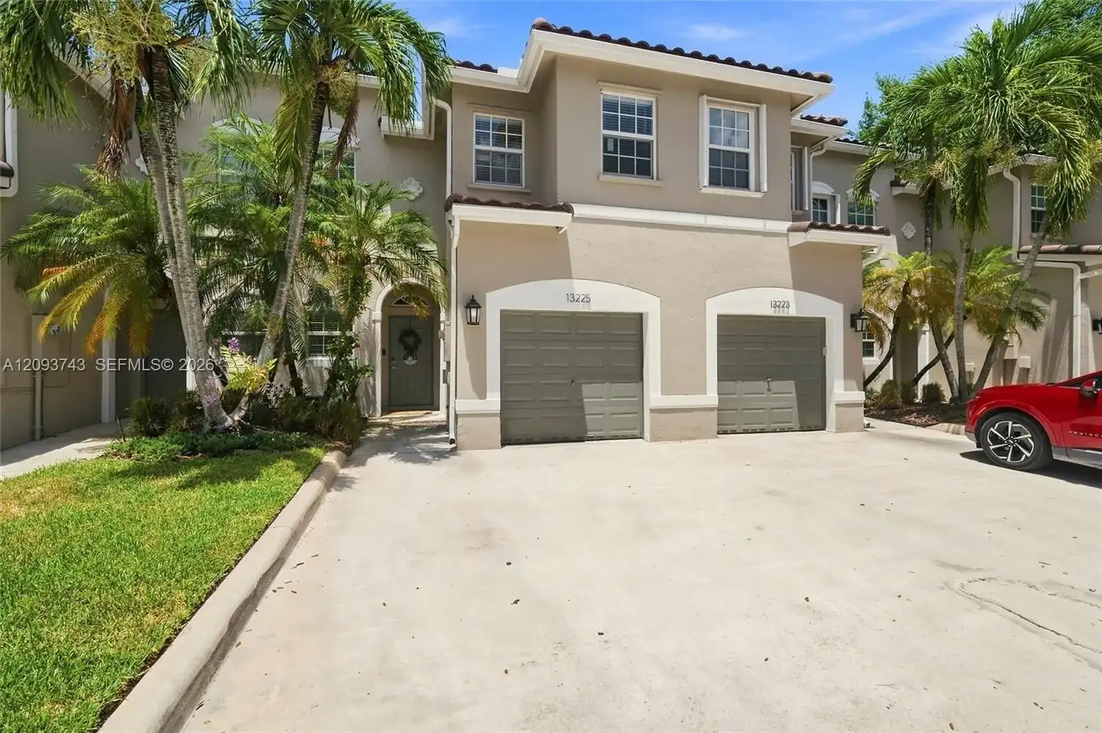 13225 NW 7th Dr, Plantation FL 33325