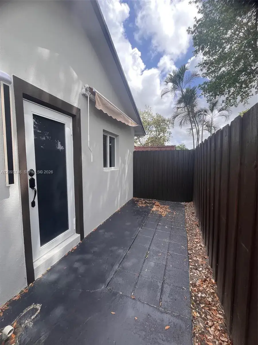19541 NW 57th Ct # 2, Hialeah FL 33015