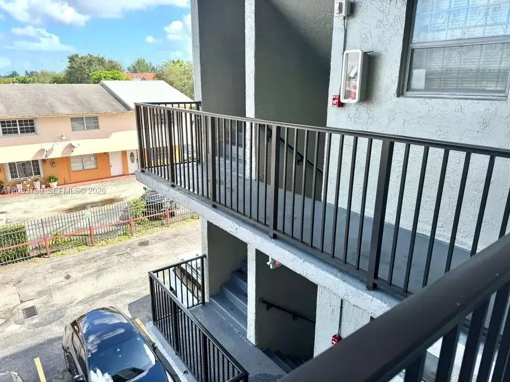305 W 68th St # 301, Hialeah FL 33014 photo 3