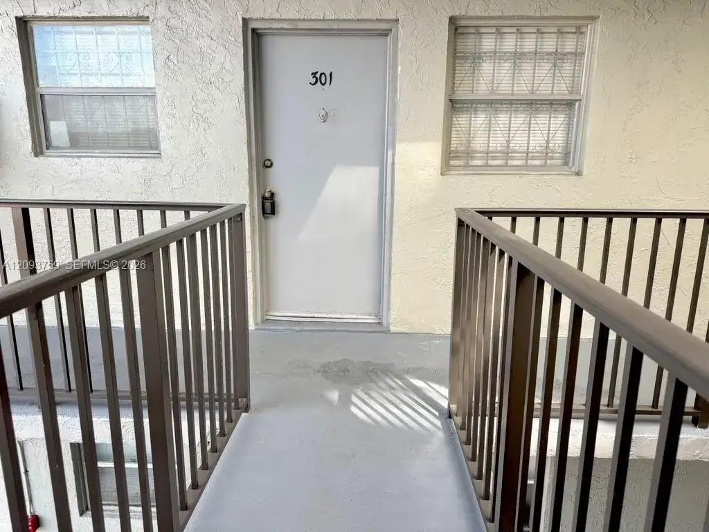 305 W 68th St # 301, Hialeah FL 33014 photo 4