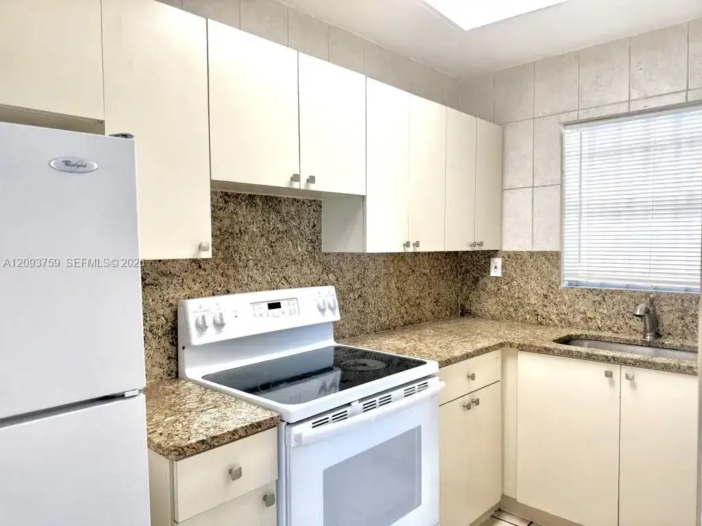 305 W 68th St # 301, Hialeah FL 33014 photo 5