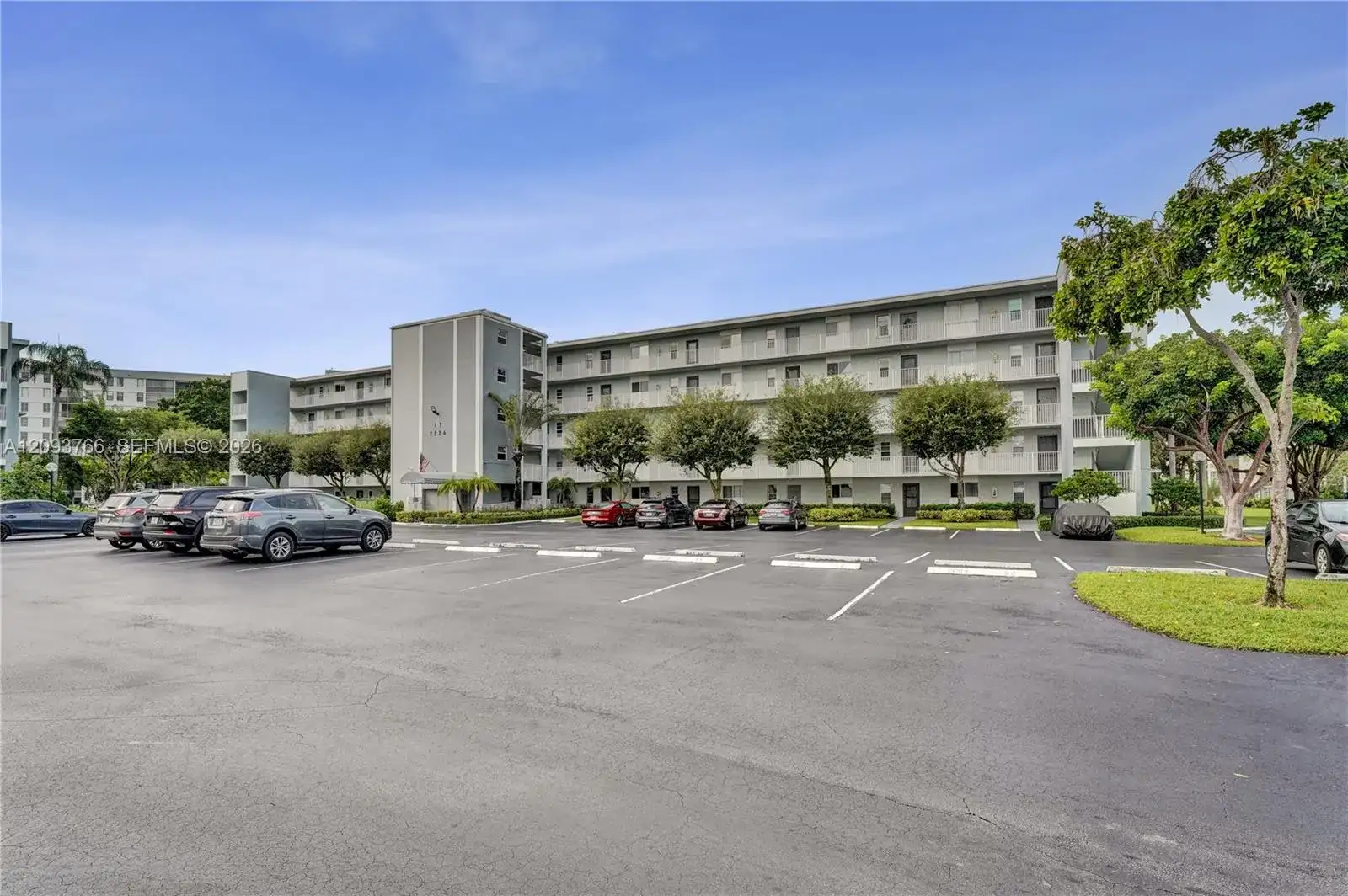 2226 N Cypress Bend Dr # 408, Pompano Beach FL 33069 photo 2
