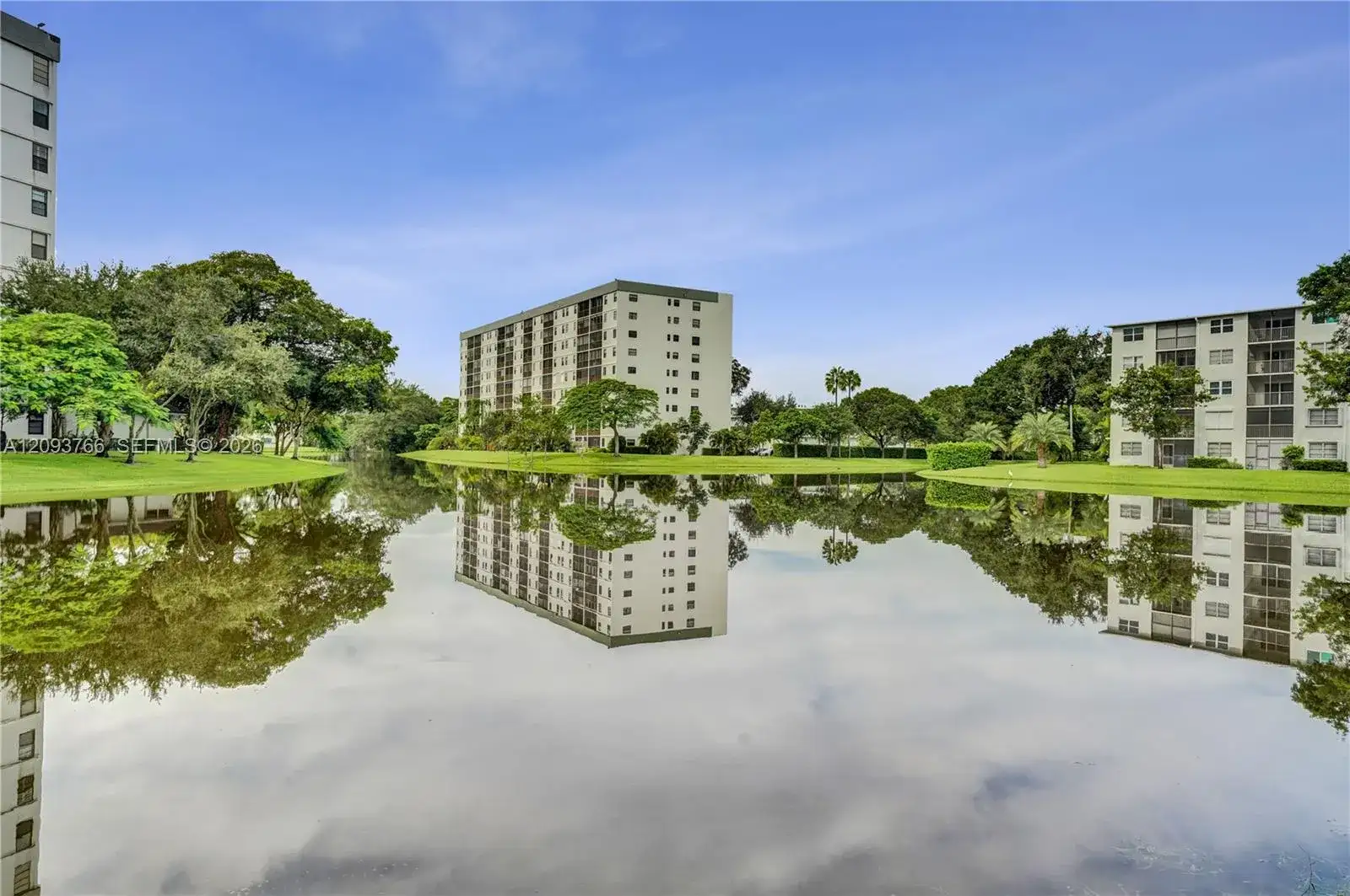 2226 N Cypress Bend Dr # 408, Pompano Beach FL 33069 photo 3