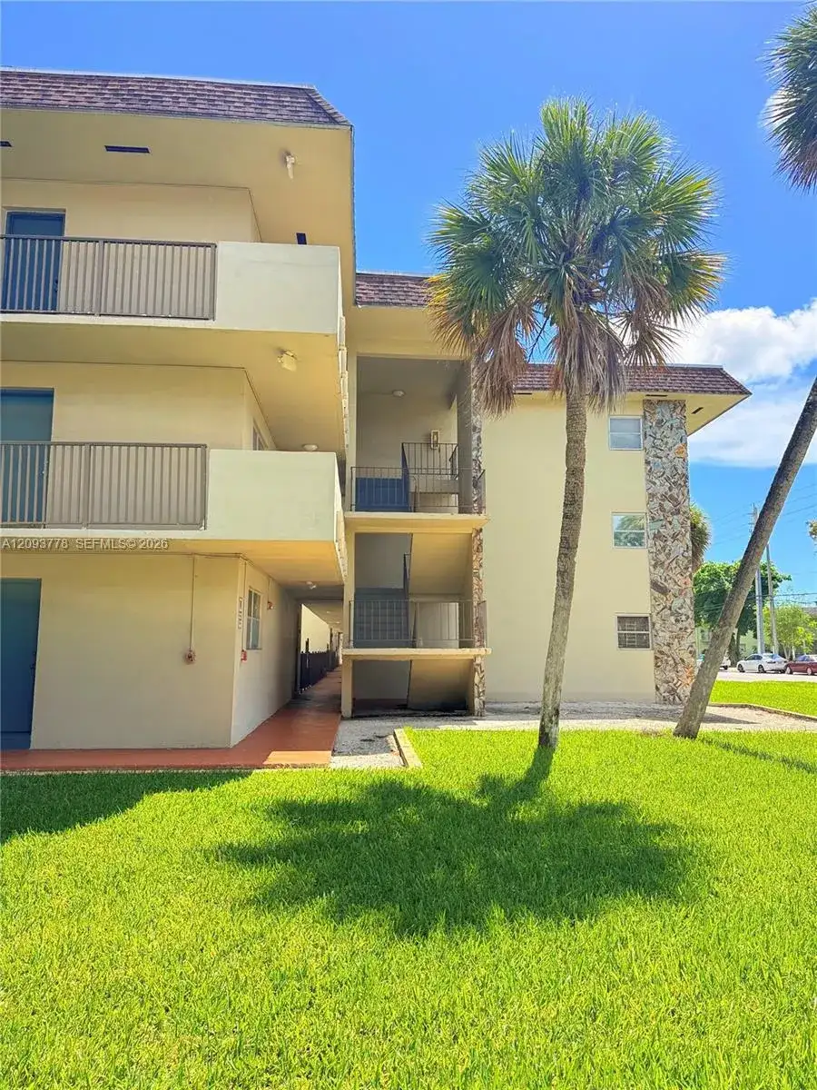 7505 SW 82nd St # 305, Miami FL 33143 photo 3