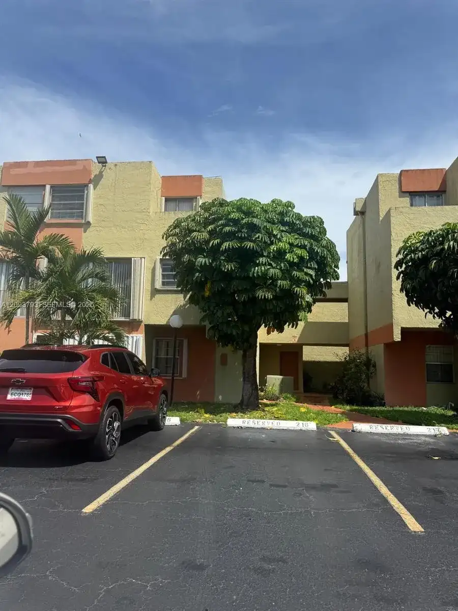 9321 SW 4th St # 215C, Miami FL 33174