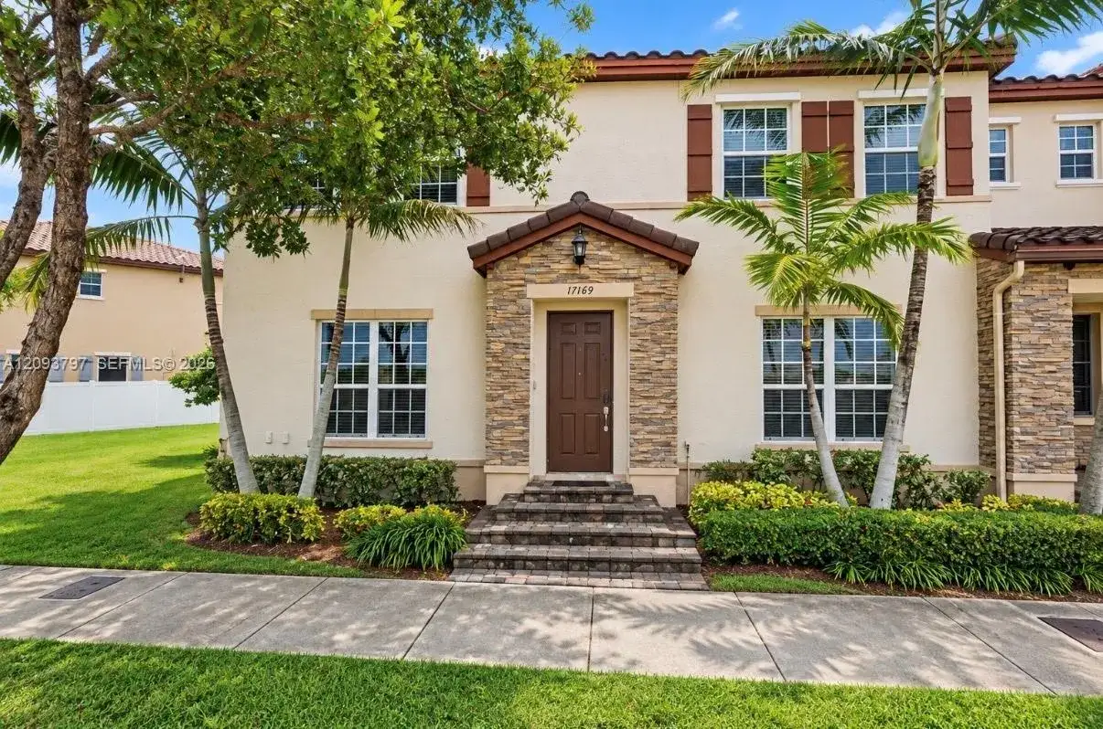 17169 SW 96th St, Miami FL 33196