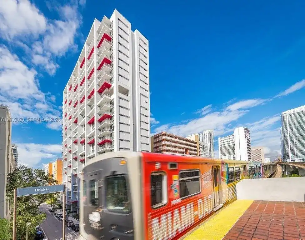 117 SW 10th Street # 1702, Miami FL 33130