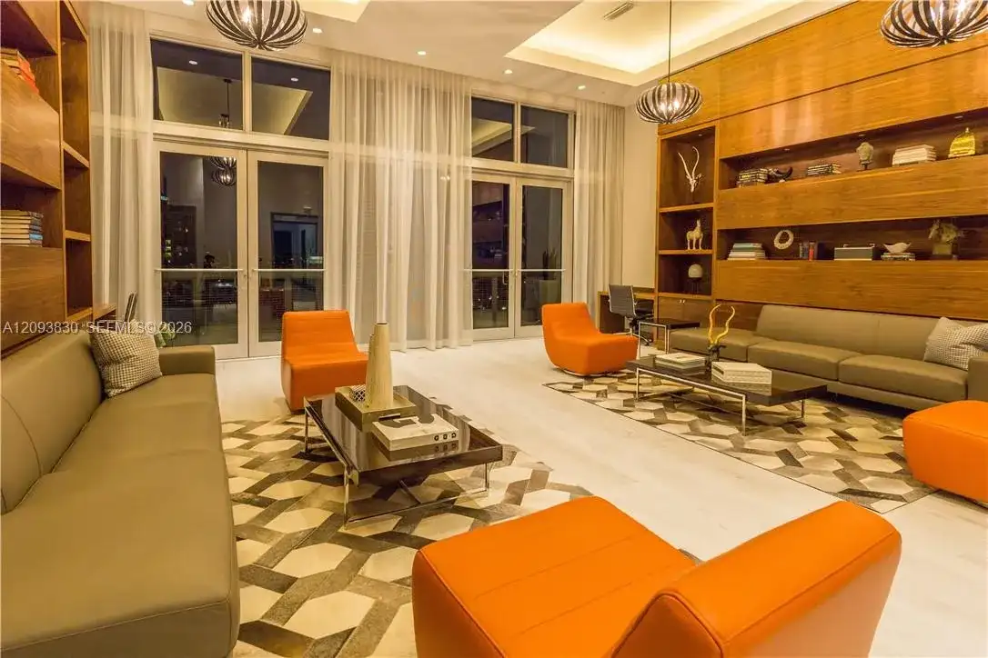 117 SW 10th Street # 1702, Miami FL 33130 photo 2