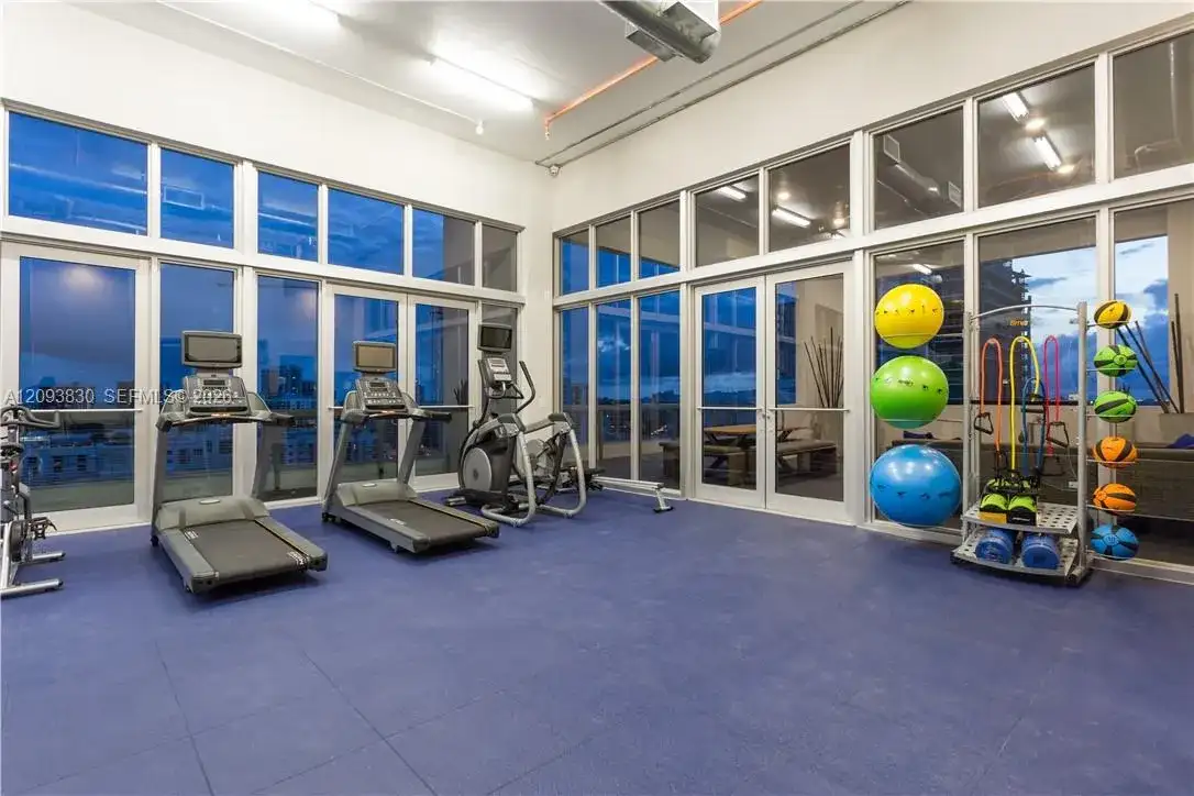 117 SW 10th Street # 1702, Miami FL 33130 photo 4