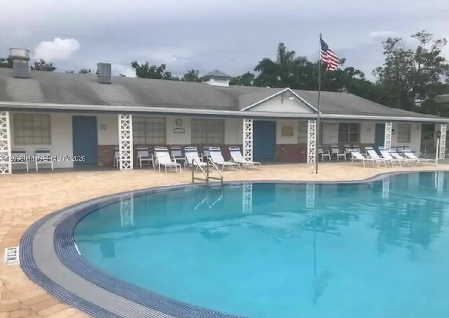 1554 N12 ct # 15B, Hollywood FL 33019 photo 2