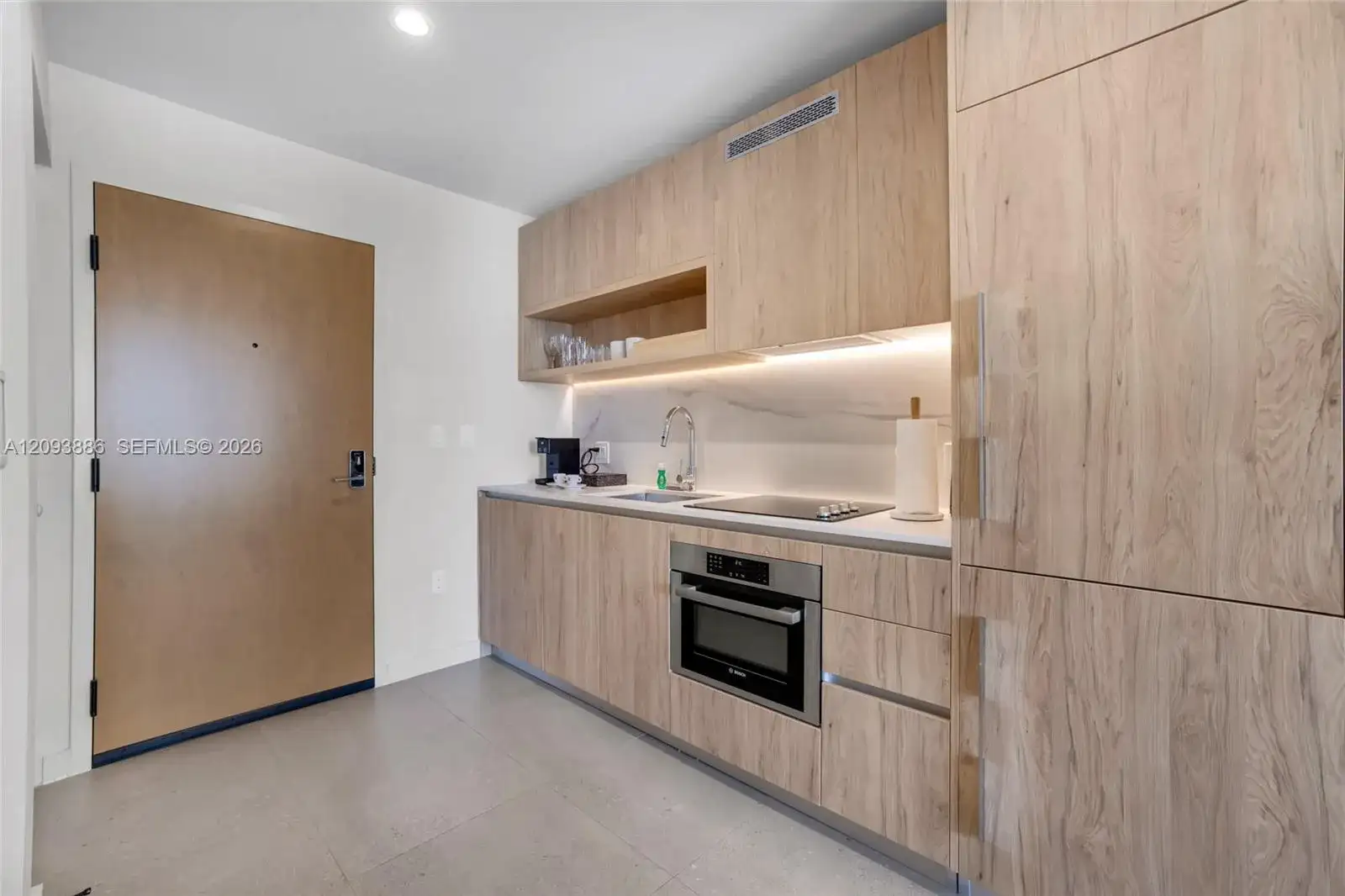 11 NE 6th St # 2310, Miami FL 33132 photo 4