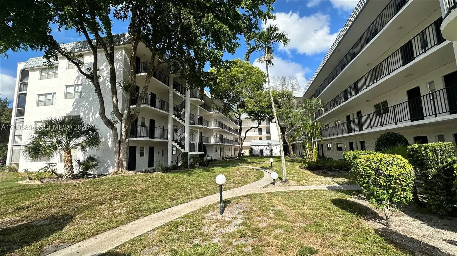 3360 Spanish Moss Ter # 403, Lauderhill FL 33319