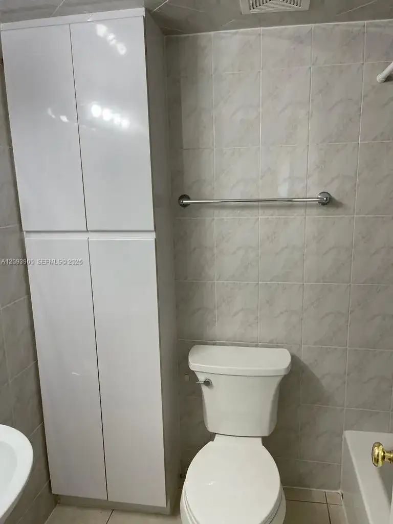 724 NE 4th St # 8, Hallandale Beach FL 33009 photo 4