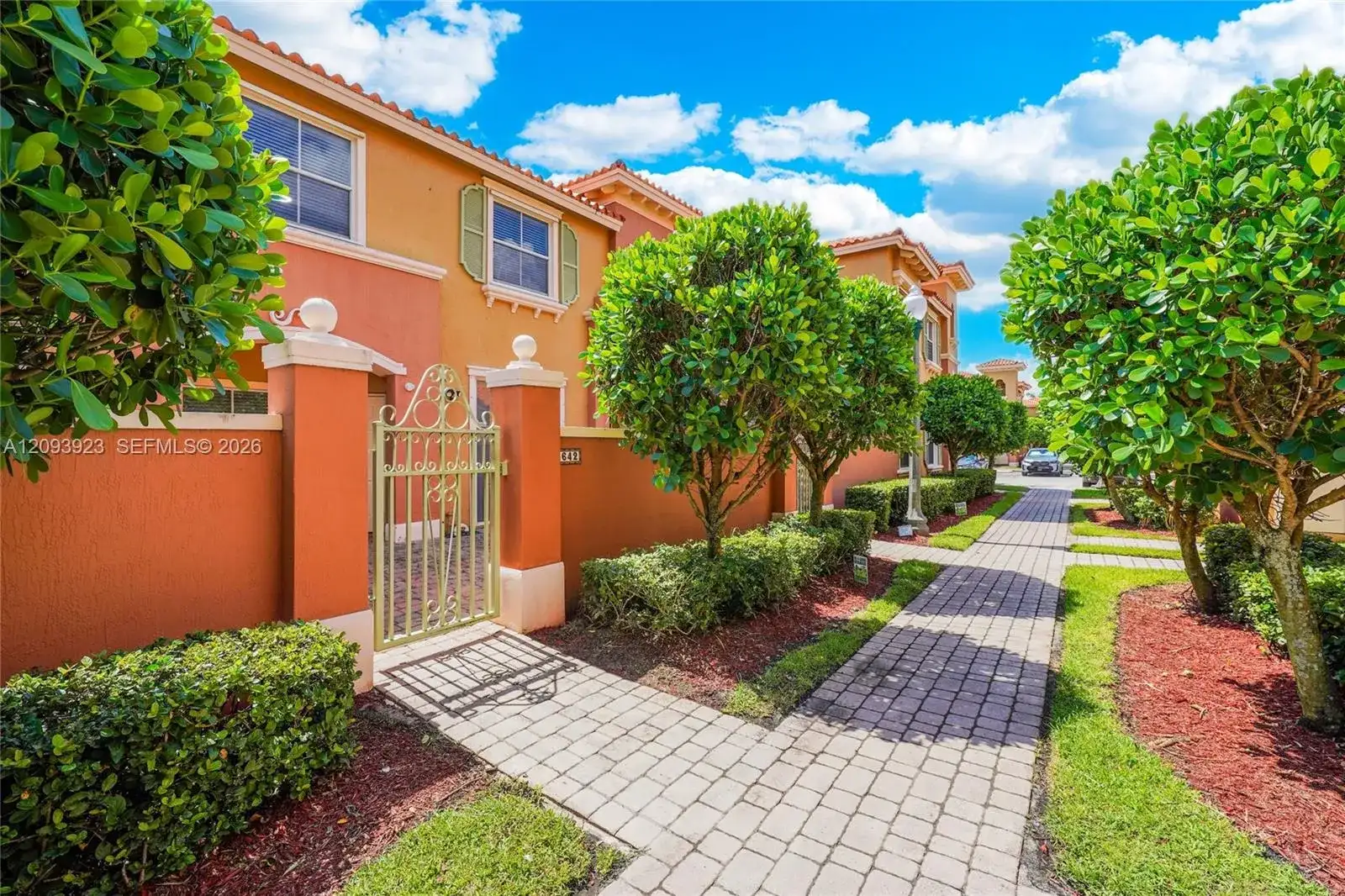 642 SW 106th Ave # 1514, Pembroke Pines FL 33025 photo 2