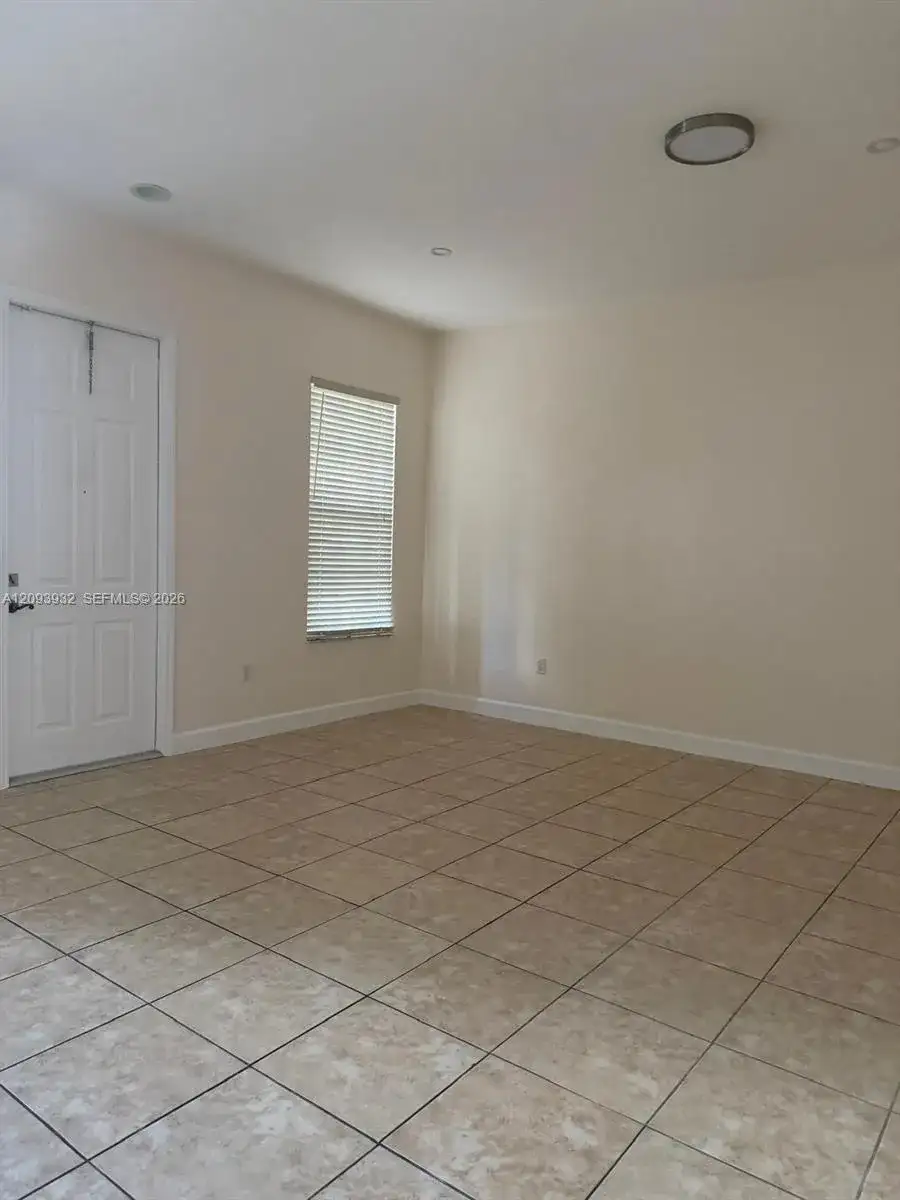 14624 SW 5th St # 5, Pembroke Pines FL 33027 photo 4