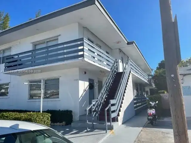 7725 Carlyle Ave # 6, Miami Beach FL 33141 photo 3