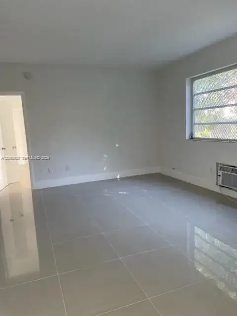 7725 Carlyle Ave # 6, Miami Beach FL 33141 photo 5