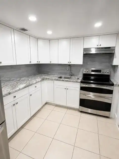 14180 SW 84th St # G, Miami FL 33183