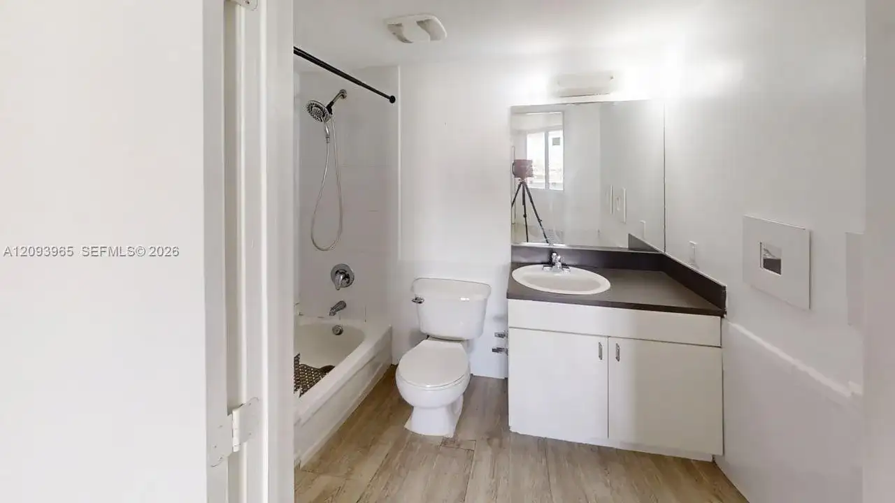 219 NW 12th Ave # 514, Miami FL 33128 photo 4
