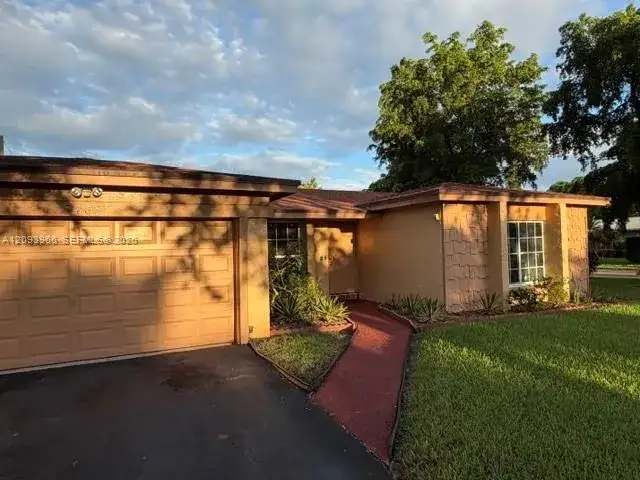3405 Garnet Rd, Miramar FL 33025 photo 2