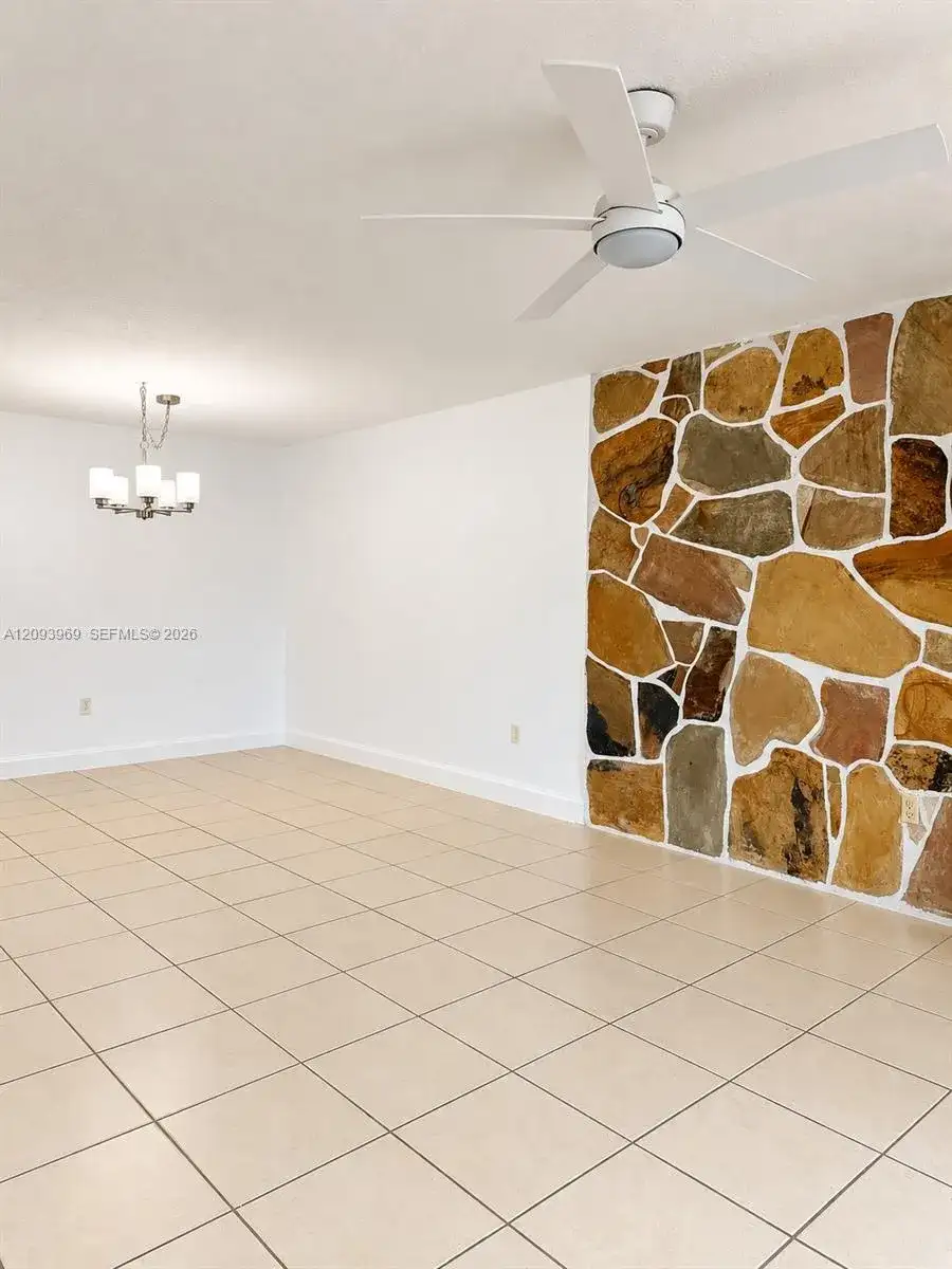 8405 NW 8th St # 103, Miami FL 33126 photo 3
