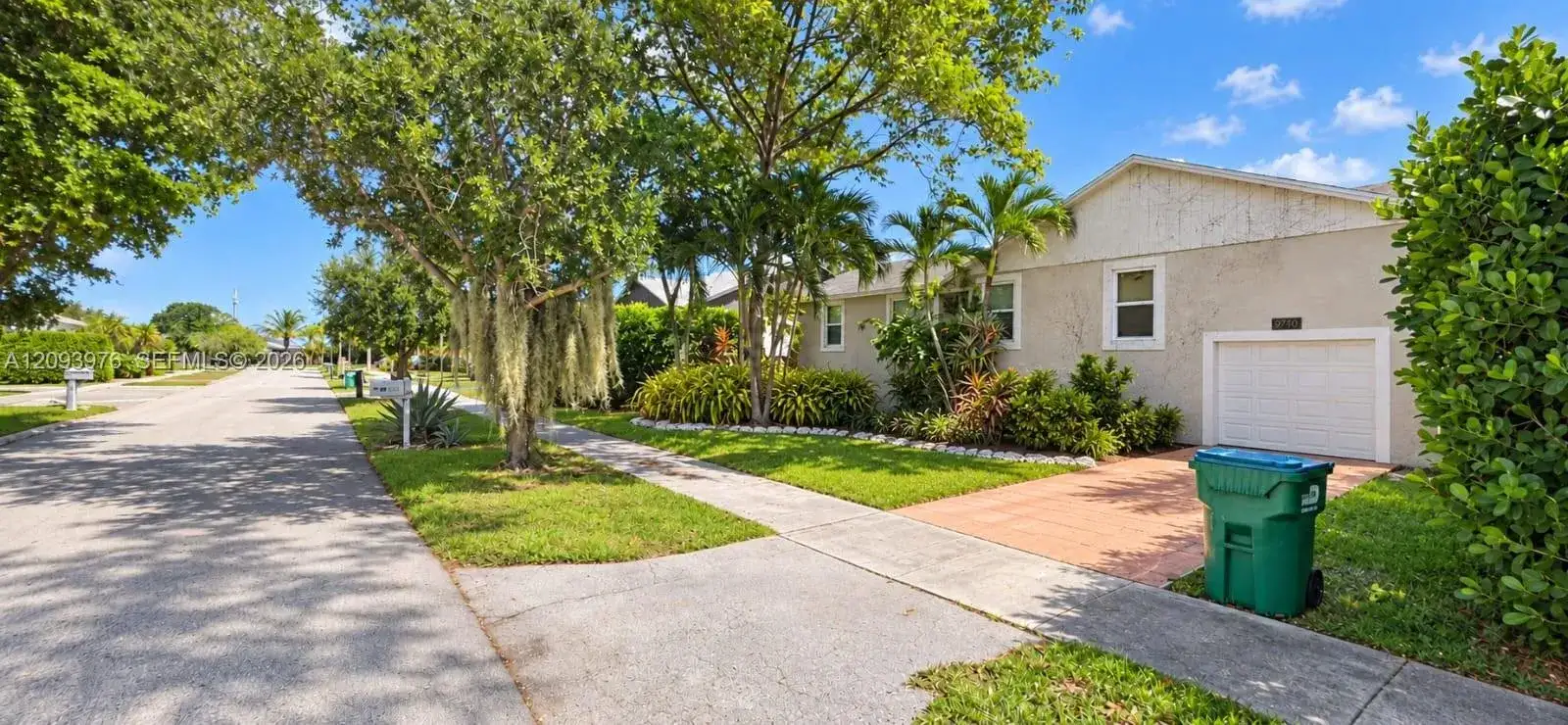 9760 SW 211th St, Cutler Bay FL 33189 photo 2