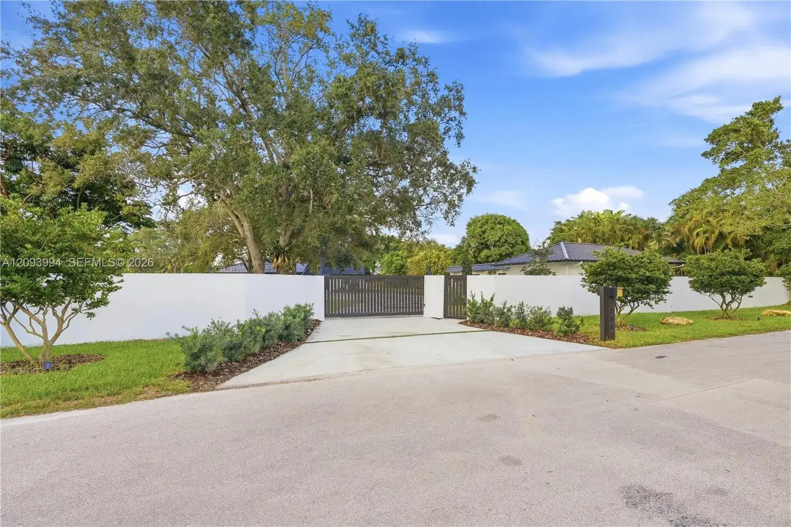 10861 SW 93rd St, Miami FL 33176 photo 2