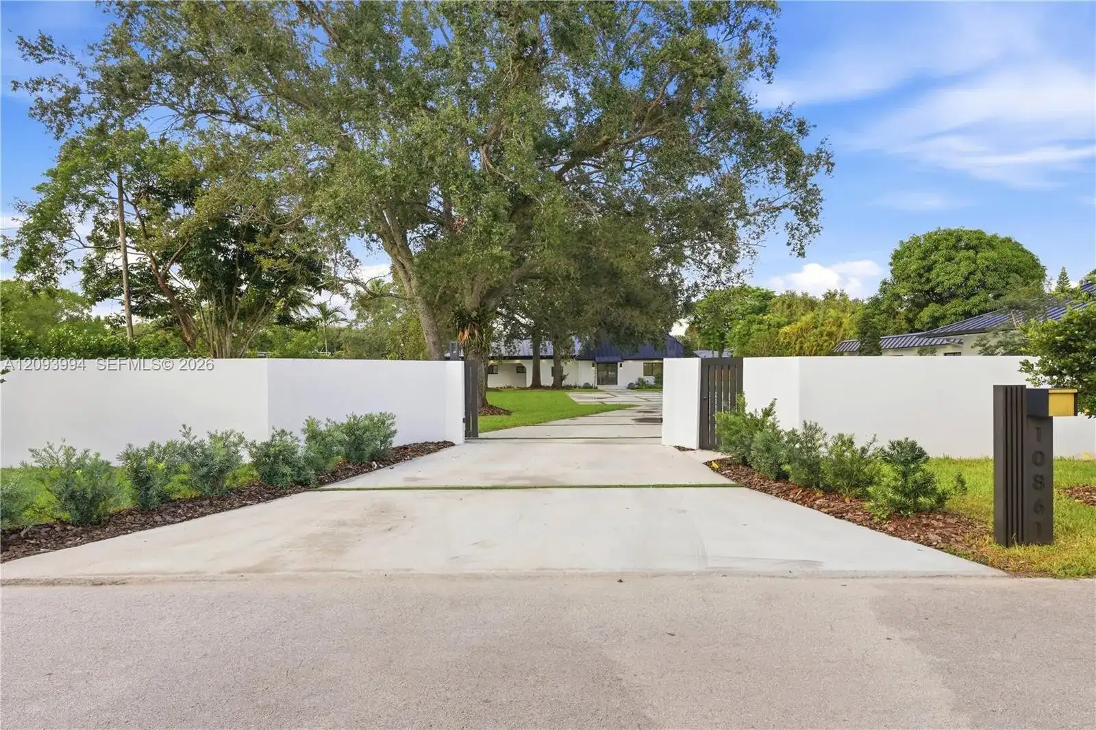 10861 SW 93rd St, Miami FL 33176 photo 3