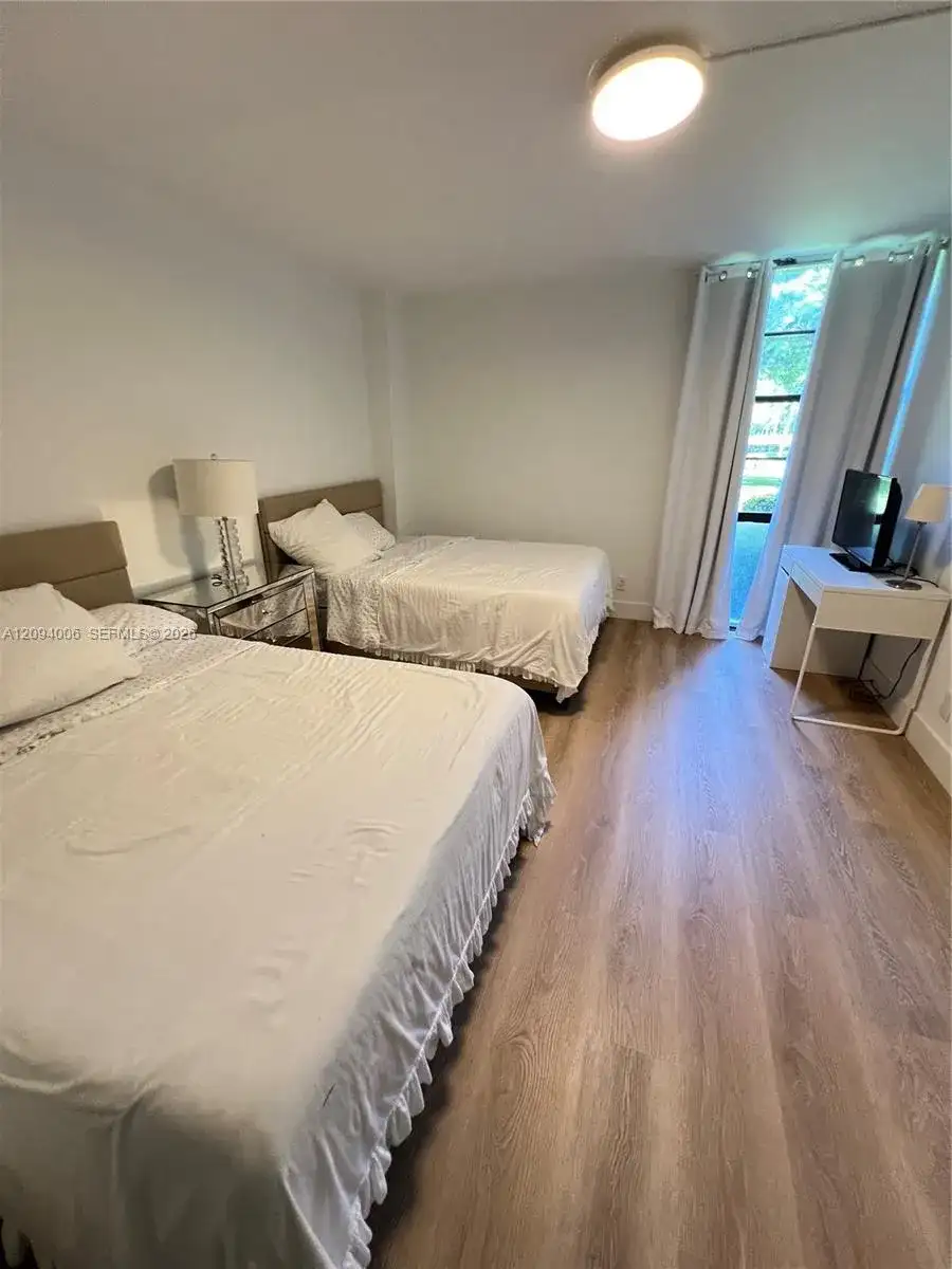 20500 W Country Club Dr # 117, Aventura FL 33180 photo 3