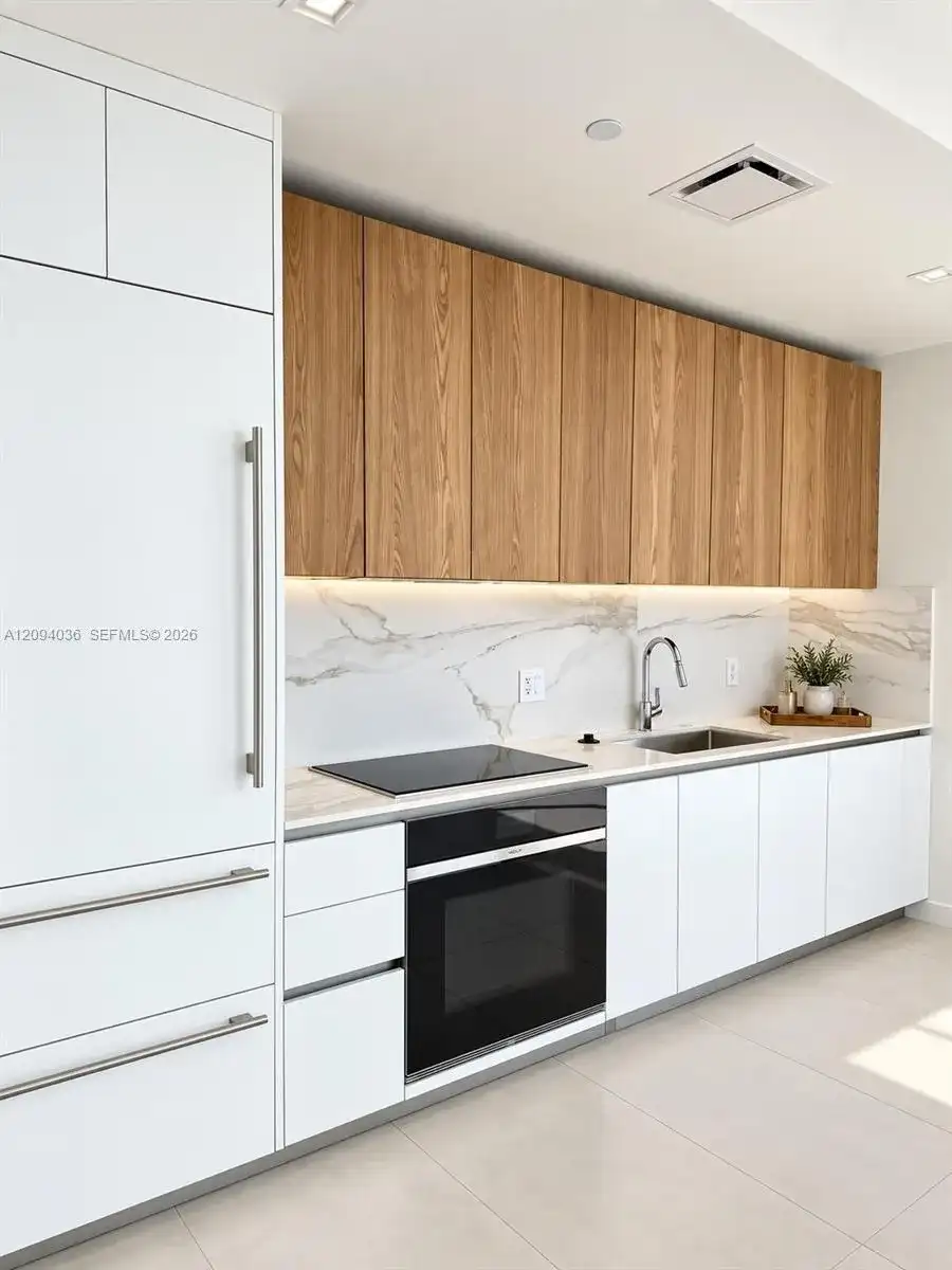 1400 BISCAYNE BLVD # 2907, Miami FL 33132