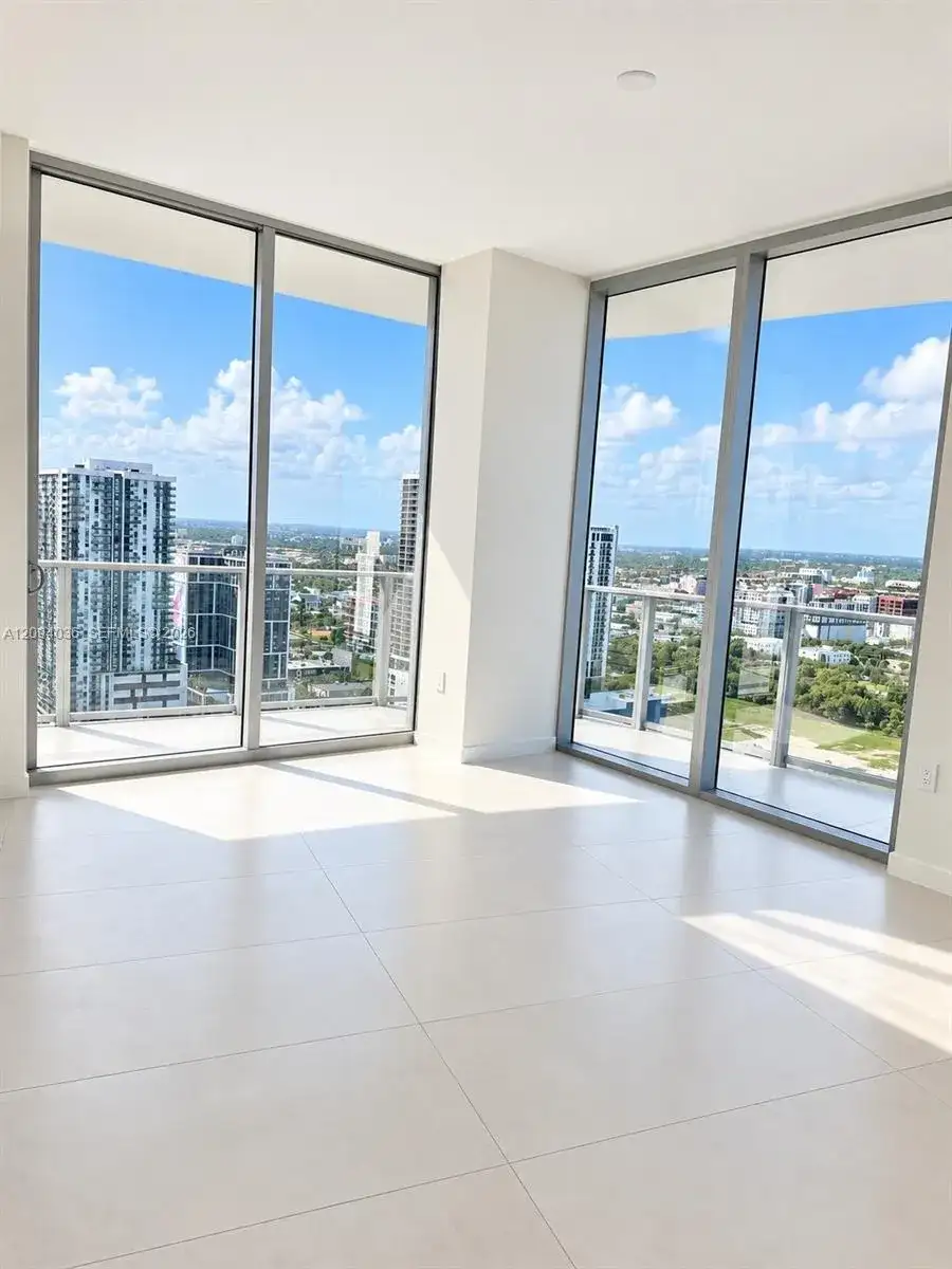 1400 BISCAYNE BLVD # 2907, Miami FL 33132 photo 3