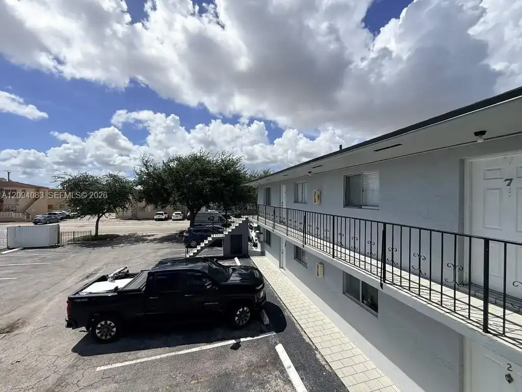 159 W 8th St # 8, Hialeah FL 33010