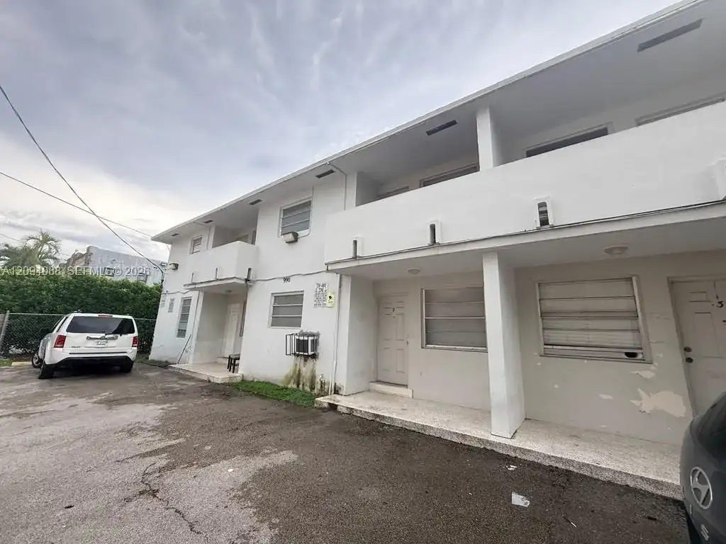 990 SW 4th St # 7, Miami FL 33130 photo 2