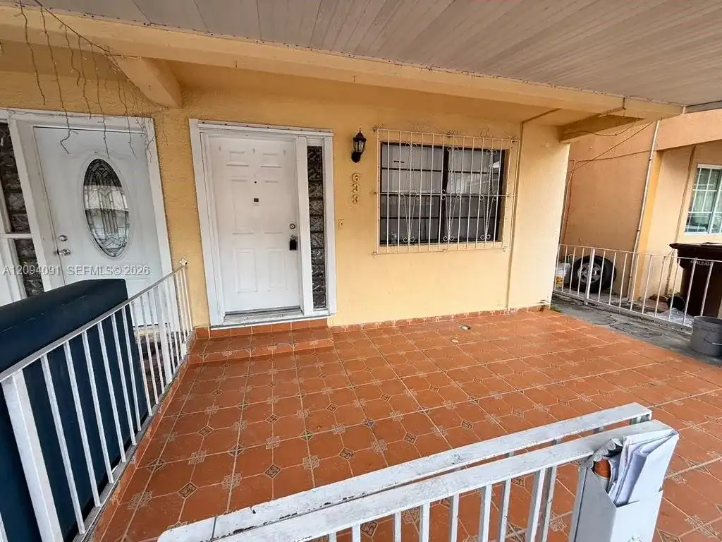 633 W 68th St # 633, Hialeah FL 33014
