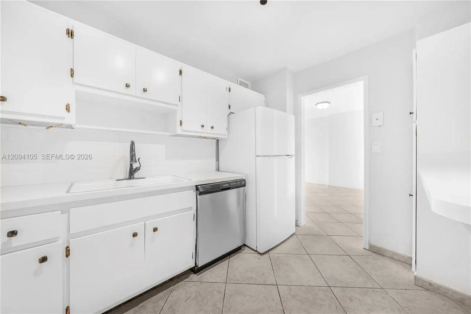 400 Kings Point Dr # 1427, Sunny Isles Beach FL 33160 photo 5