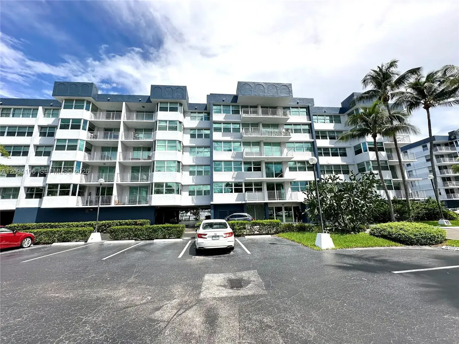 16558 NE 26th Ave # 5D, North Miami Beach FL 33160 photo 2