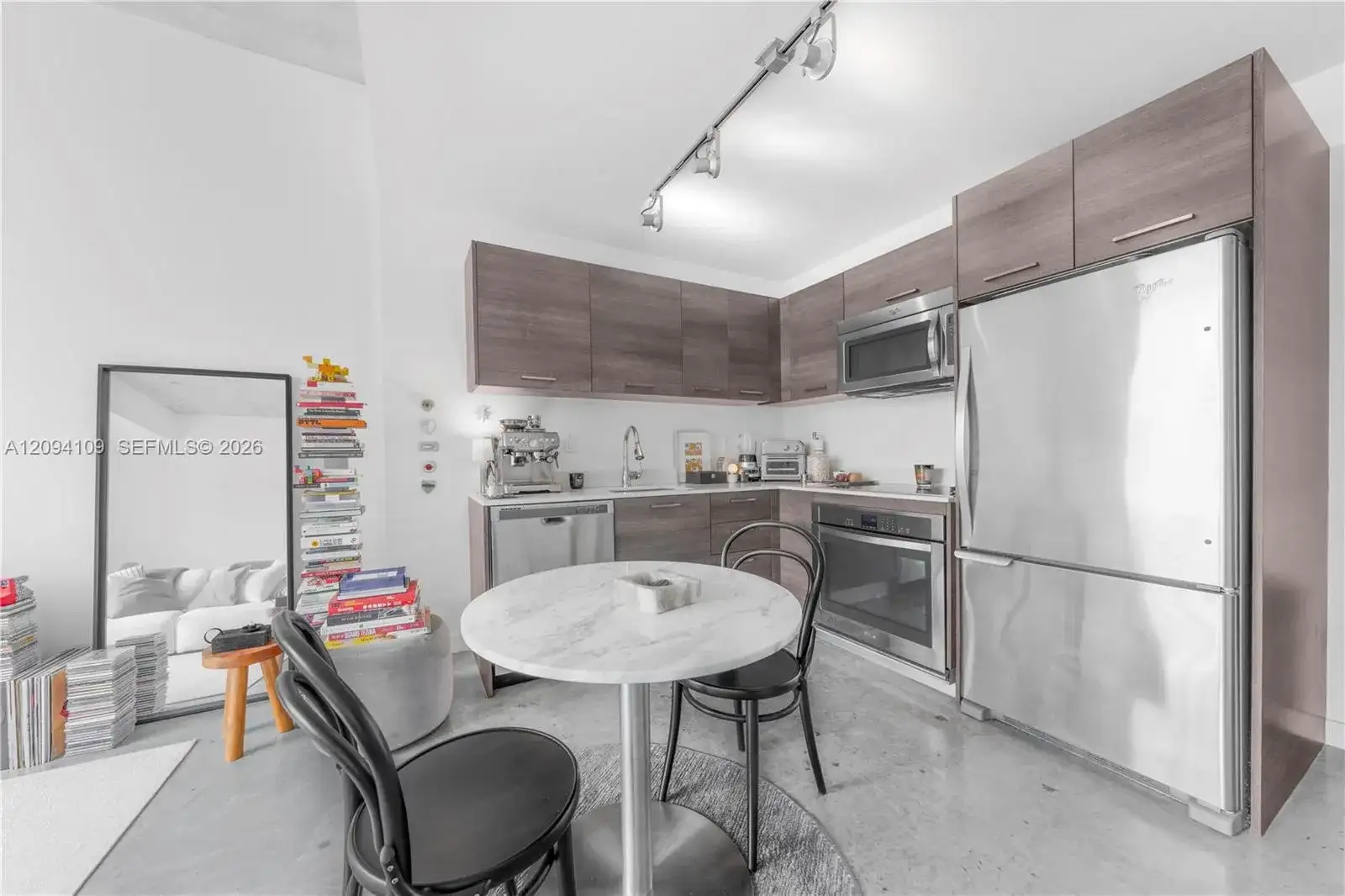 151 SE 1st St # 2503, Miami FL 33131 photo 2