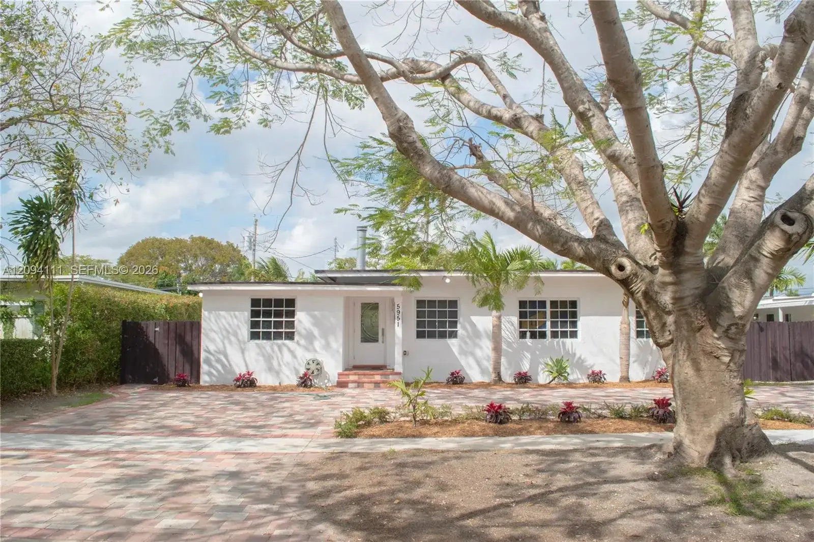 5951 SW 46th Ter, Miami FL 33155 photo 2