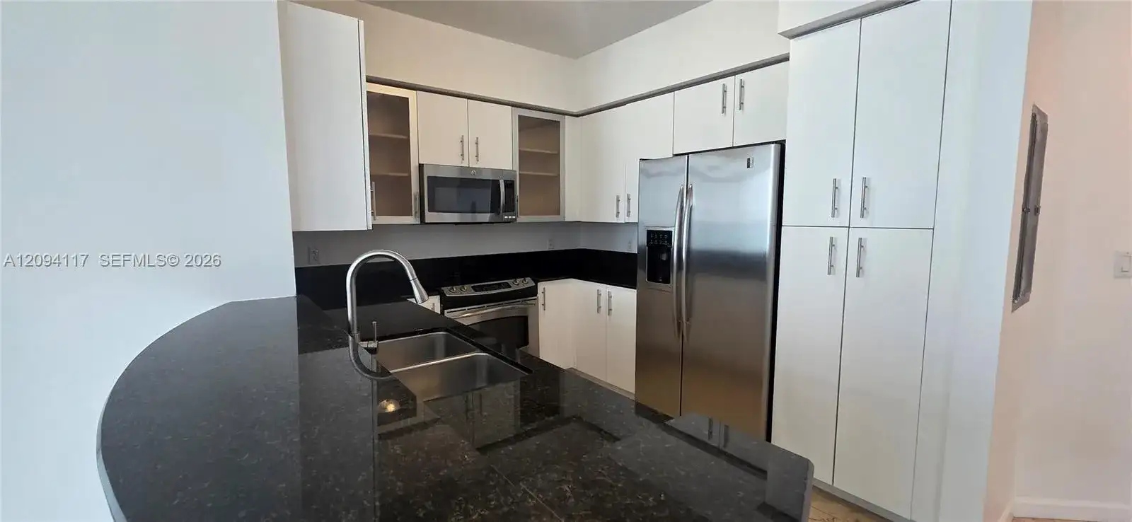 7900 Harbor Island Dr, North Bay Village FL 33141 photo 3