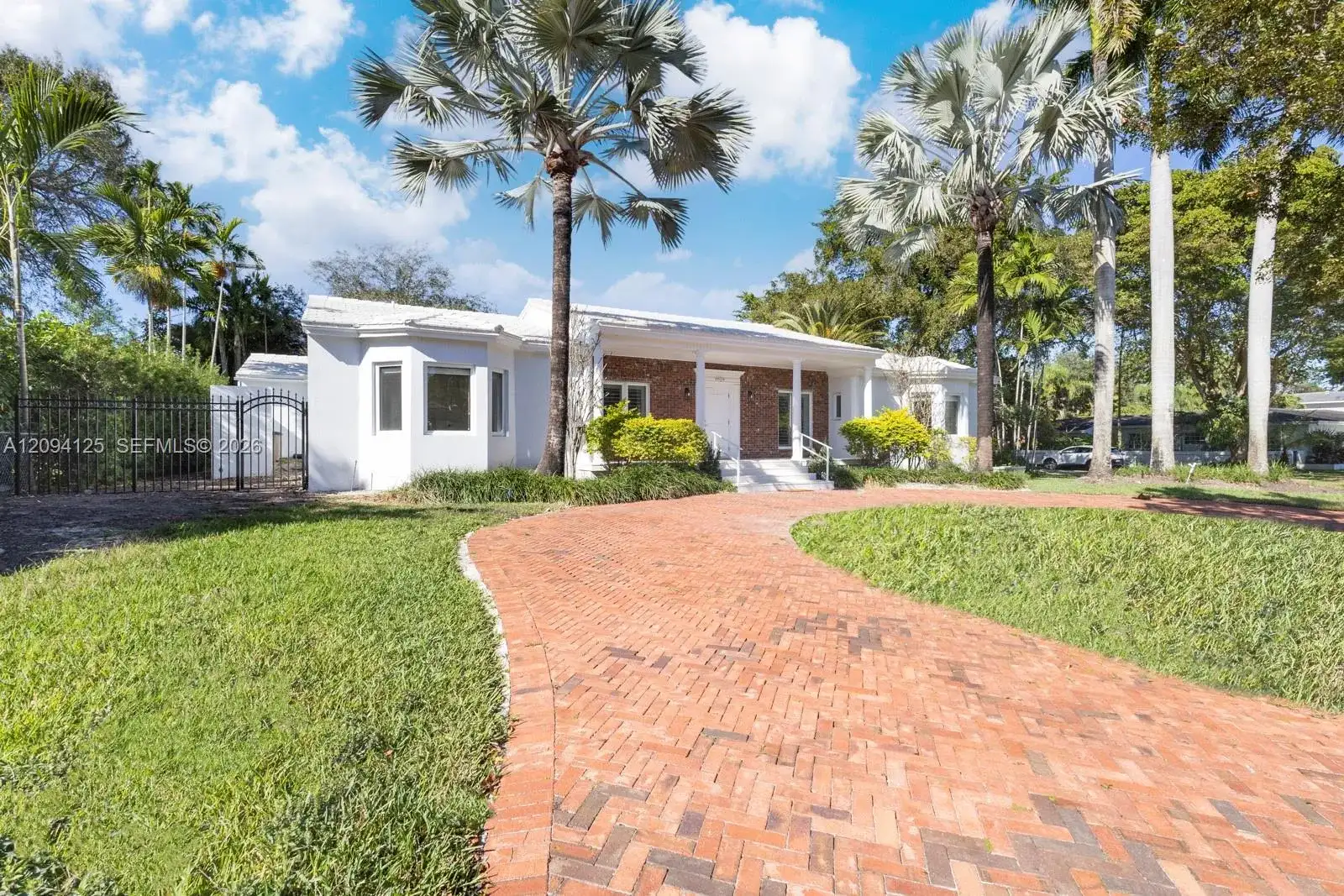 4404 Alhambra Cir, Coral Gables FL 33146 photo 2