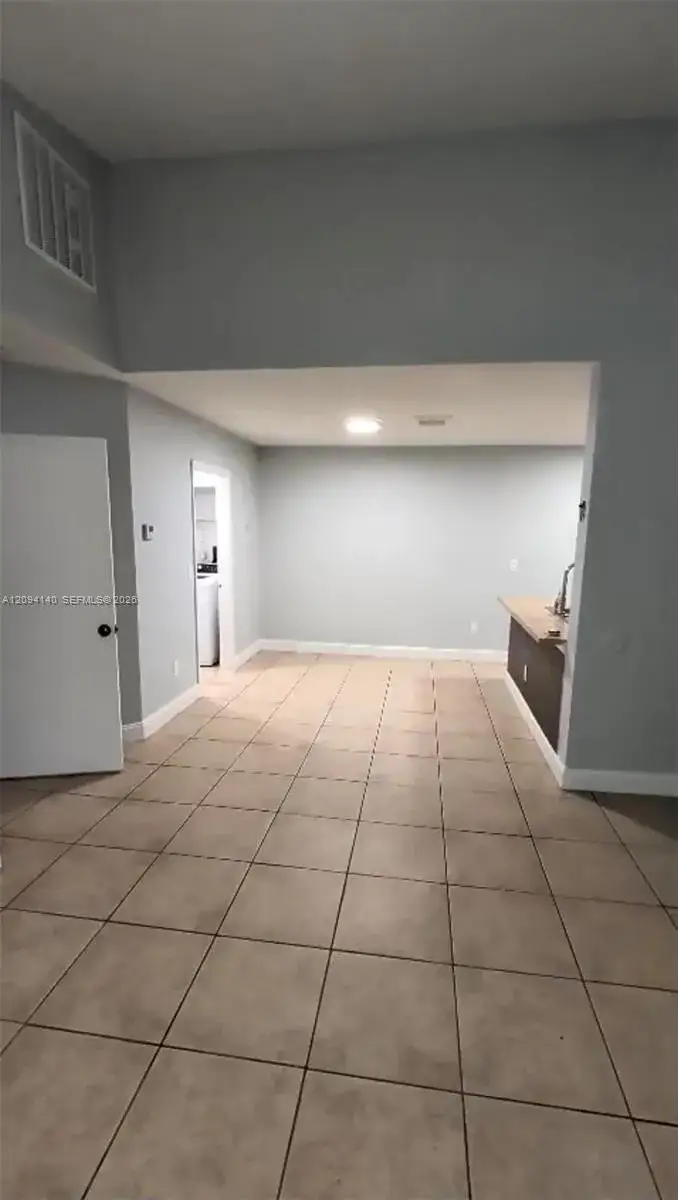 18314 NW 68th Ave # O, Hialeah FL 33015
