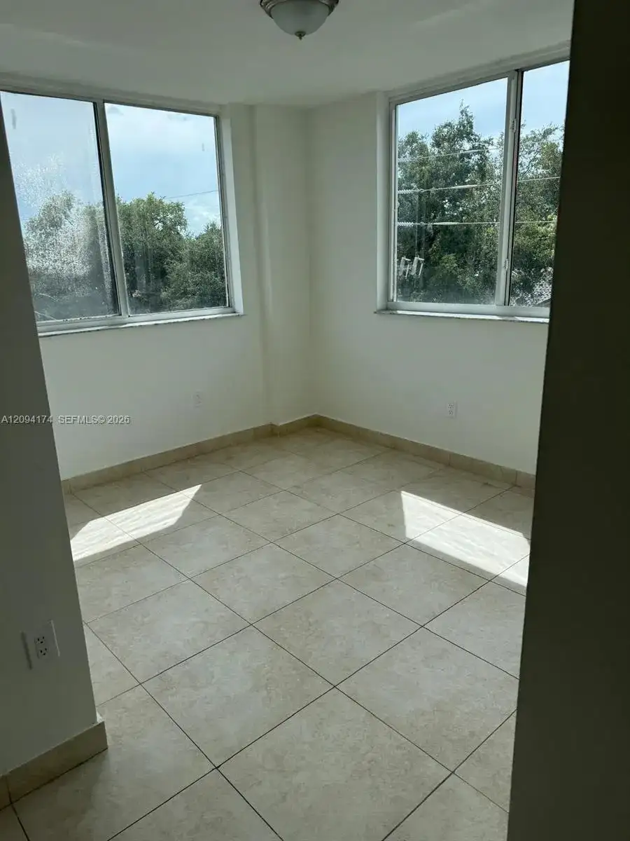 2647 NW 25th ave # 405, Miami FL 33142 photo 4