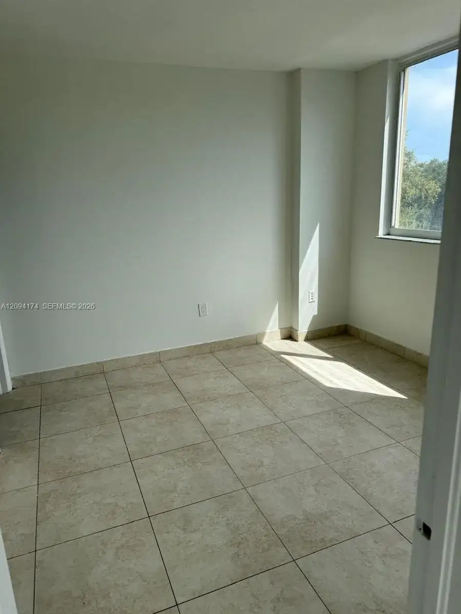 2647 NW 25th ave # 405, Miami FL 33142 photo 5