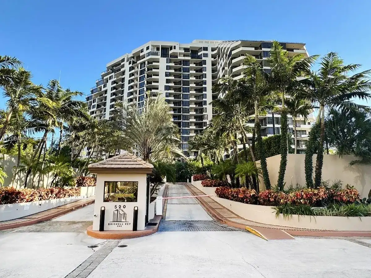 520 Brickell Key Dr # A1217, Miami FL 33131