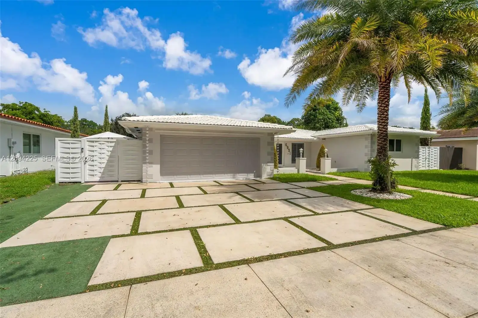 6951 S Miami Lakeway S, Miami Lakes FL 33014 photo 2