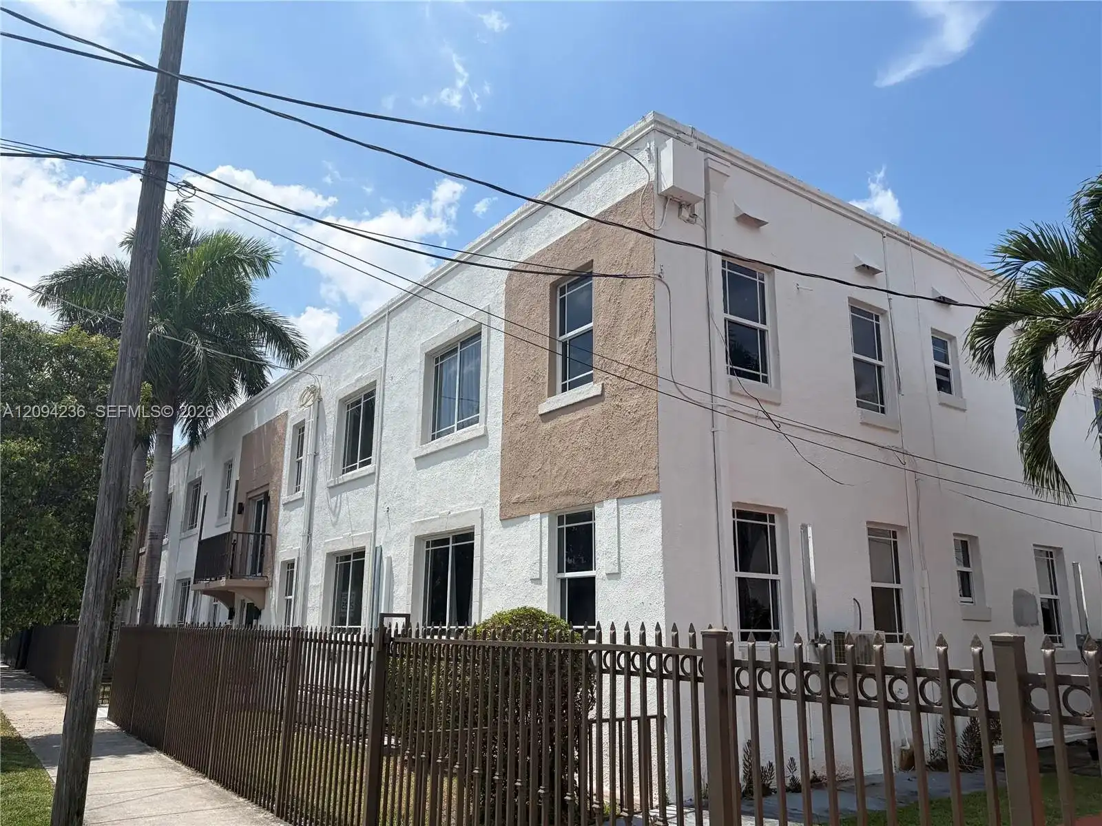2425 SW 6th St, Miami FL 33135