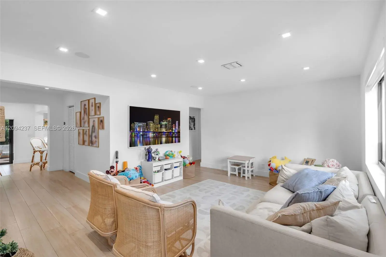 6021 SW 17th St, Miami FL 33155