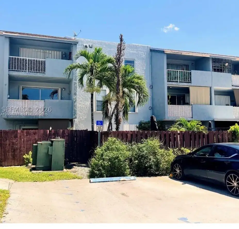 1725 W 60th St # F202, Hialeah FL 33012