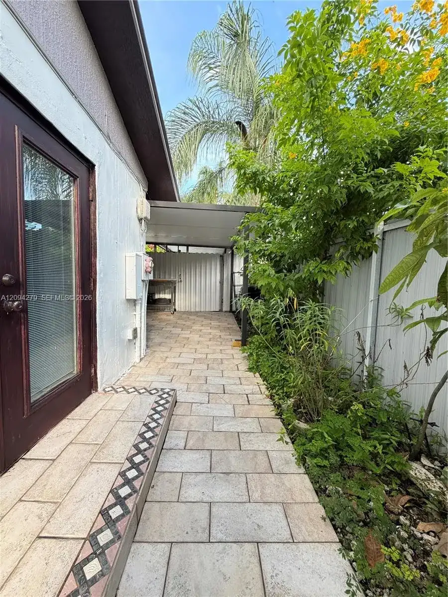 16211 SW 109th Ave, Miami FL 33157 photo 2